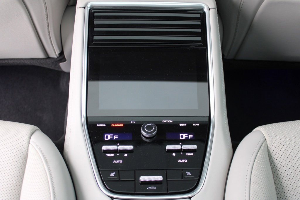 Used 2023 Porsche Panamera 4 image 33