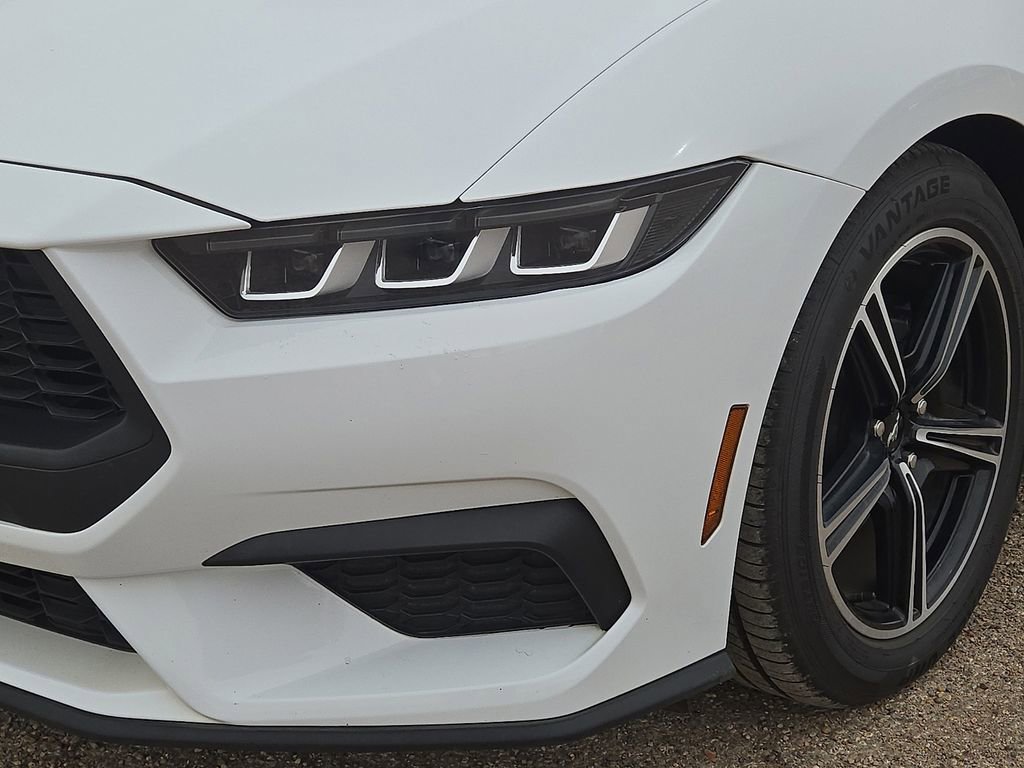 Used 2024 Ford Mustang Premium image 9