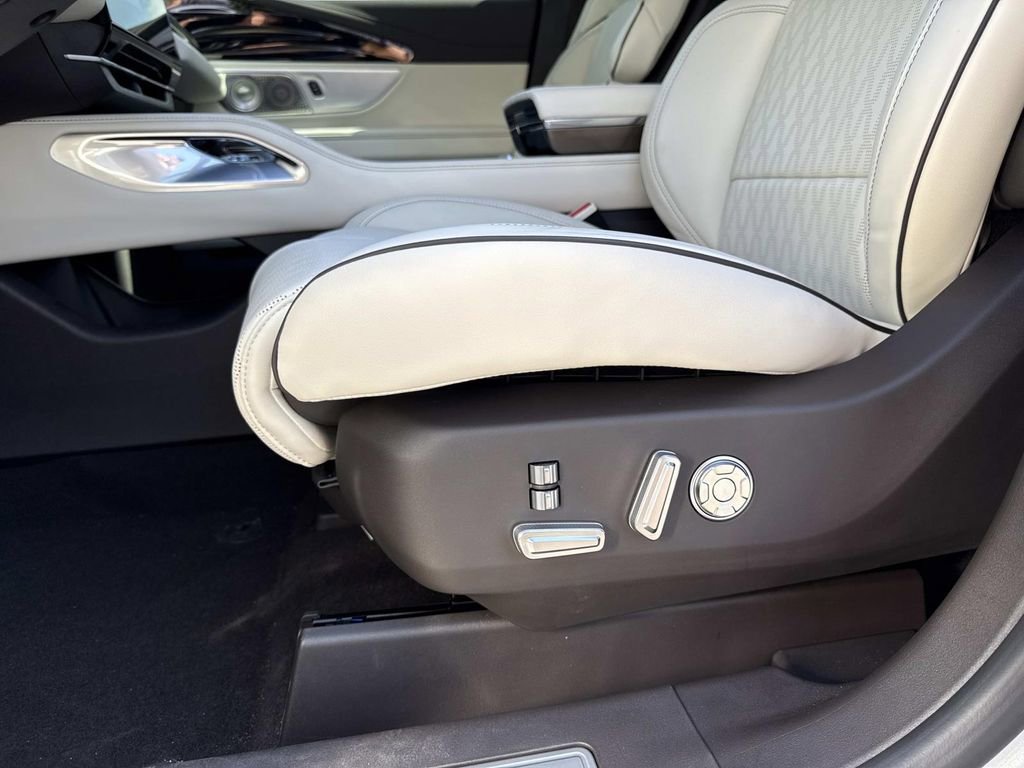 New 2025 Lincoln Nautilus Black Label w/ Jet Appearance Package image 20