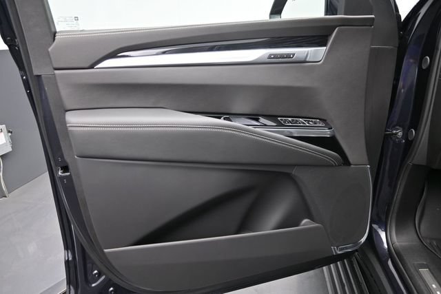 New 2026 Cadillac Escalade ESV Sport w/ LPO, ONYX Package AWD/4WD image 12
