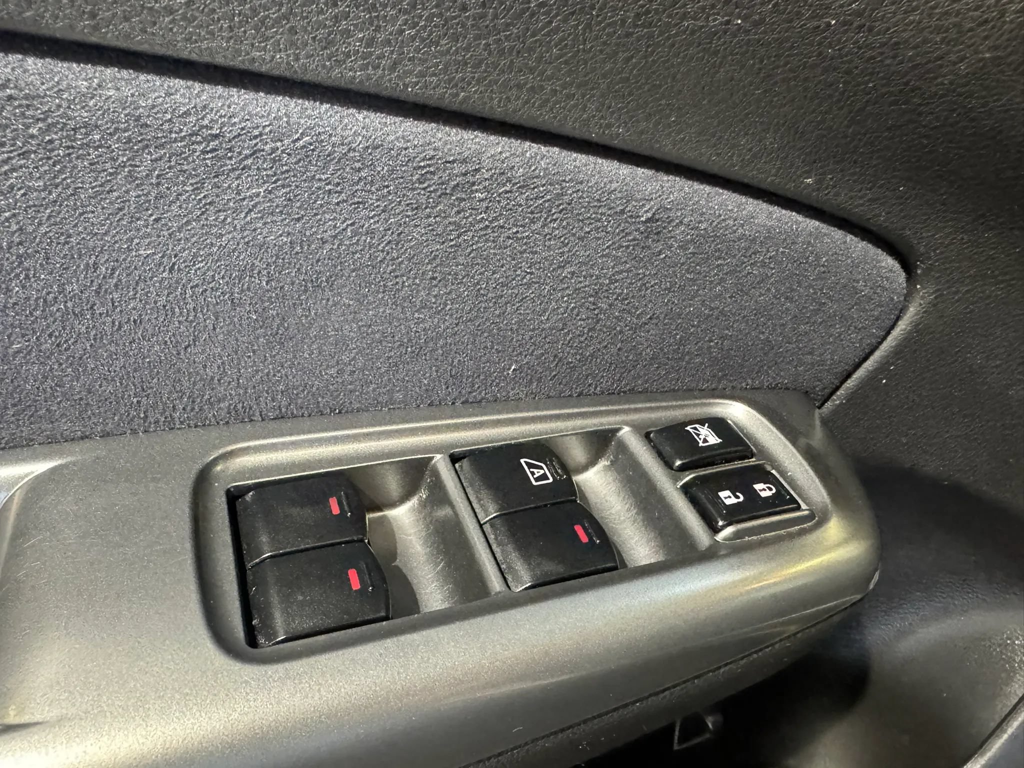 Used 2012 Subaru Forester 2.5X Limited AWD/4WD image 8