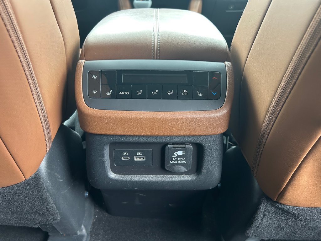 Used 2024 Nissan Pathfinder Platinum w/ Cargo Package AWD/4WD image 17