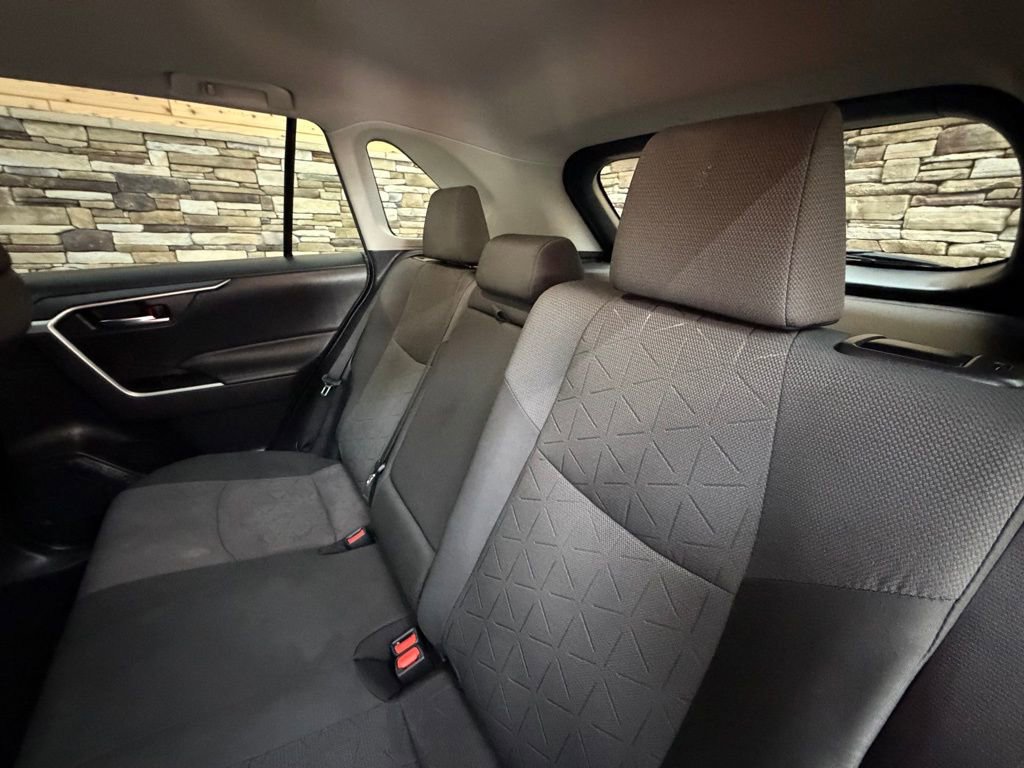 Used 2022 Toyota RAV4 XLE w/ Convenience Package image 30