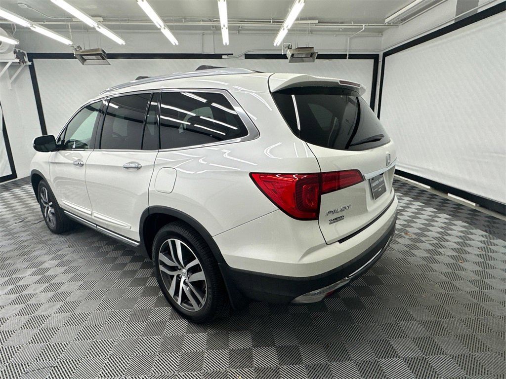 Used 2018 Honda Pilot Touring image 3