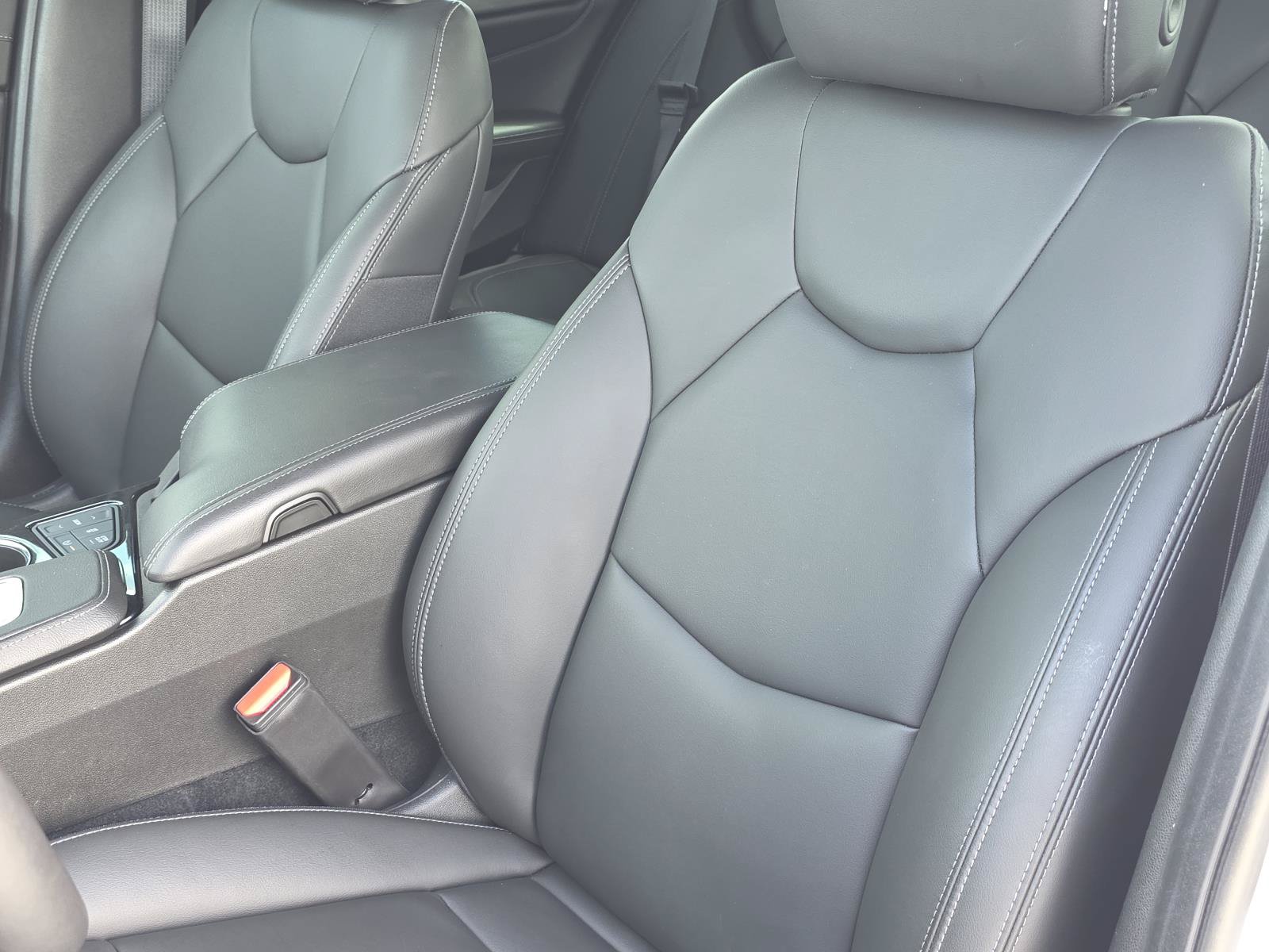Certified 2024 Cadillac CT4 Luxury w/ Sun And Sound Package RWD image 18