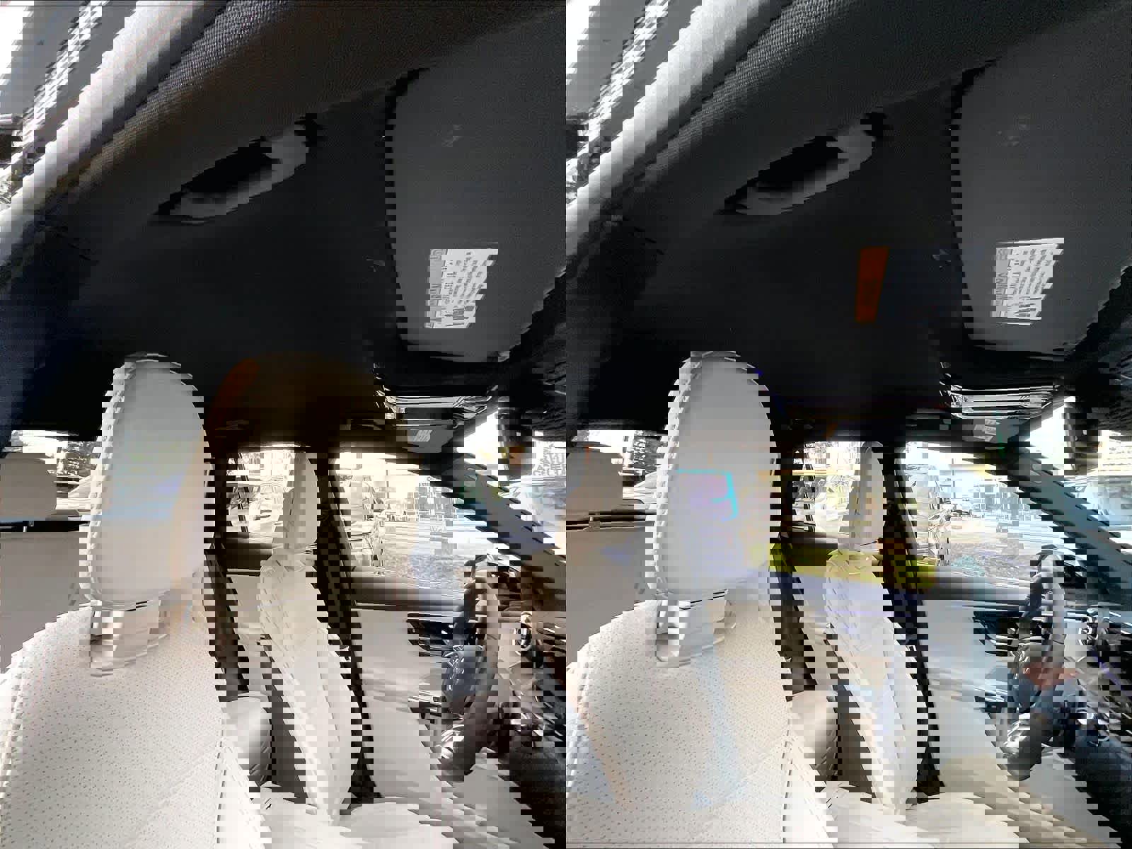 Used 2025 Mercedes-Benz GLC 350e 4MATIC image 23