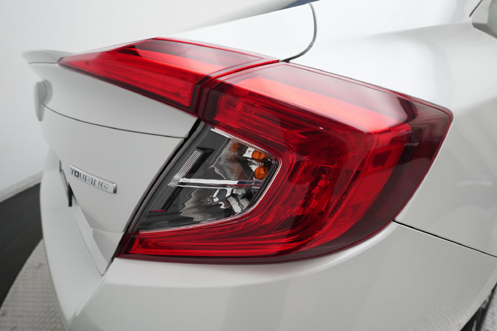 Certified 2018 Honda Civic Touring image 31