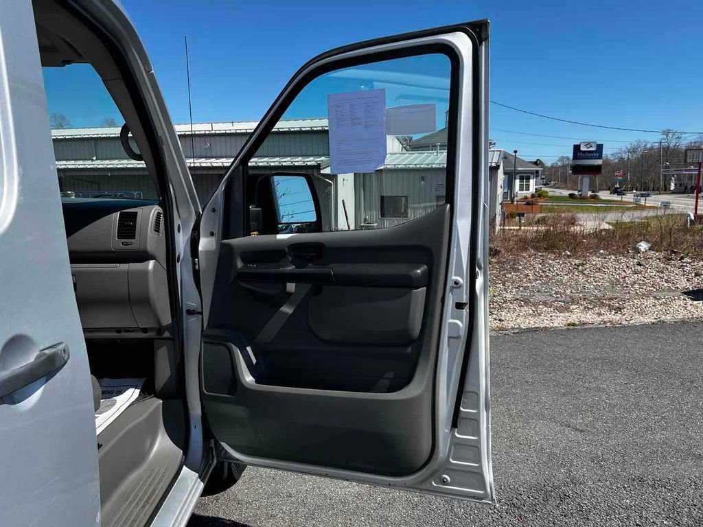 Used 2016 Nissan NV 3500 S w/ Power Package RWD image 14