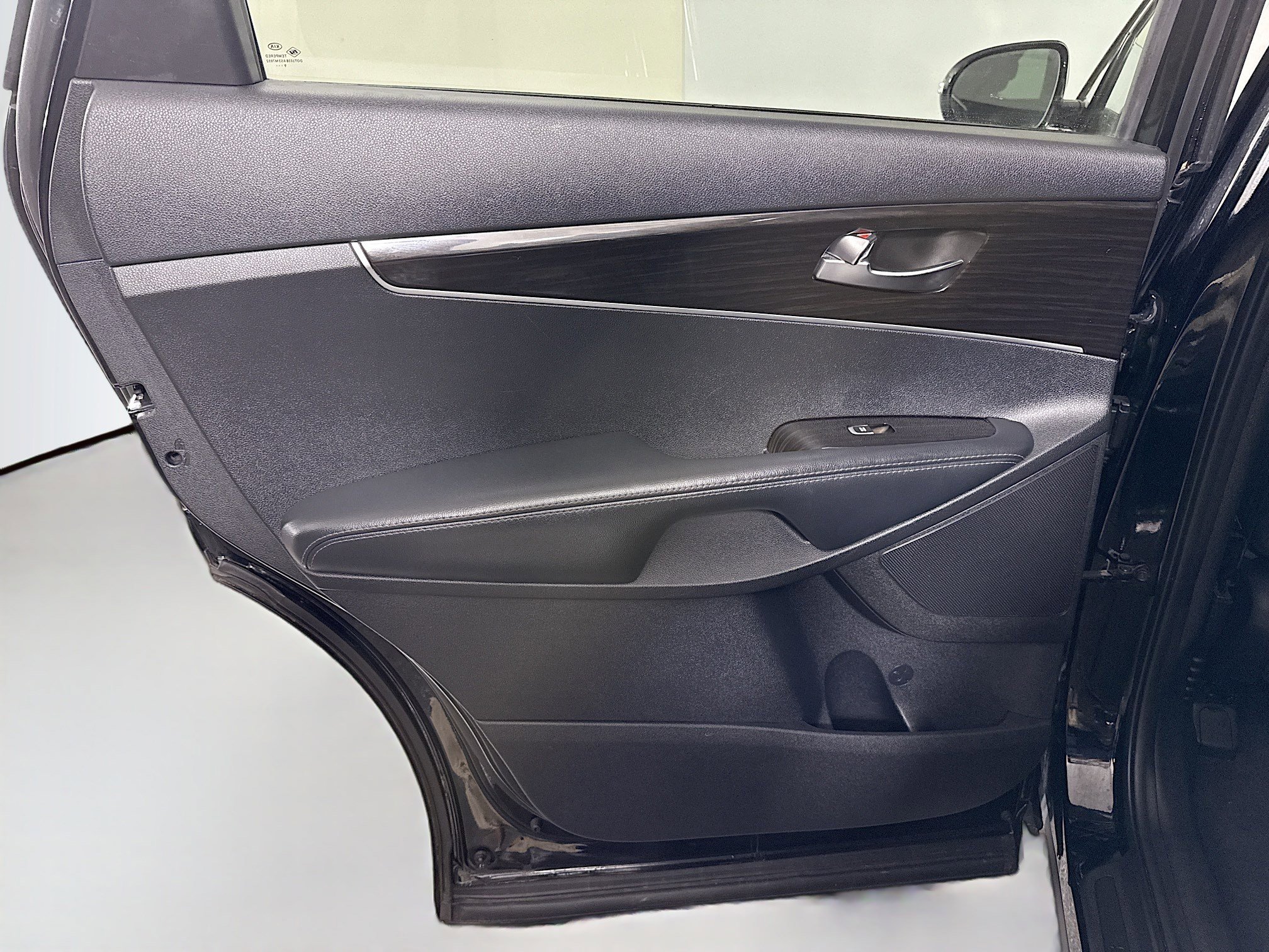 Used 2020 Kia Sorento LX image 24