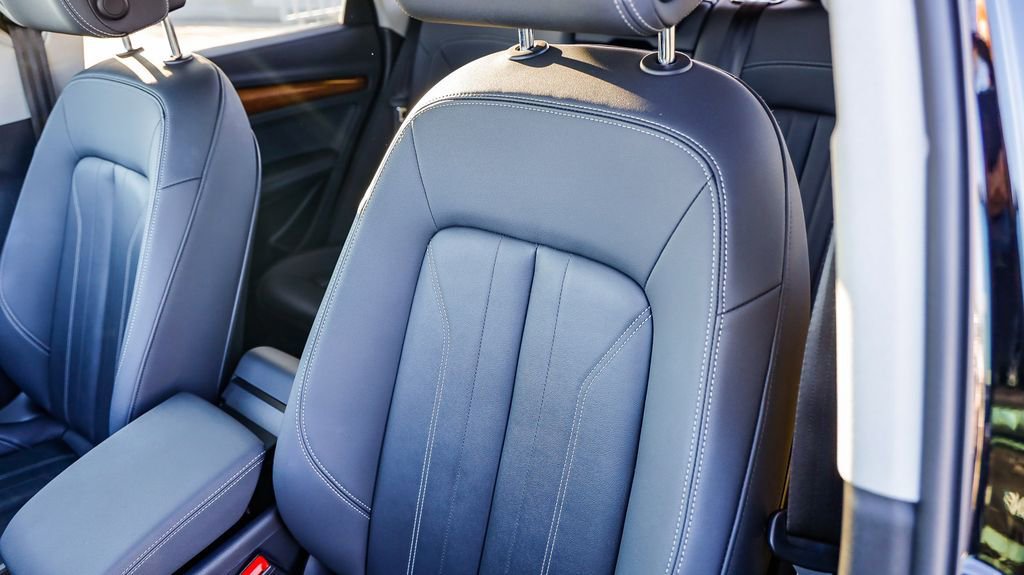 Used 2021 Audi Q5 e Premium Plus w/ Premium Plus Package image 26