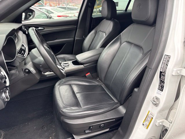 Used 2023 Alfa Romeo Stelvio Ti AWD/4WD image 17