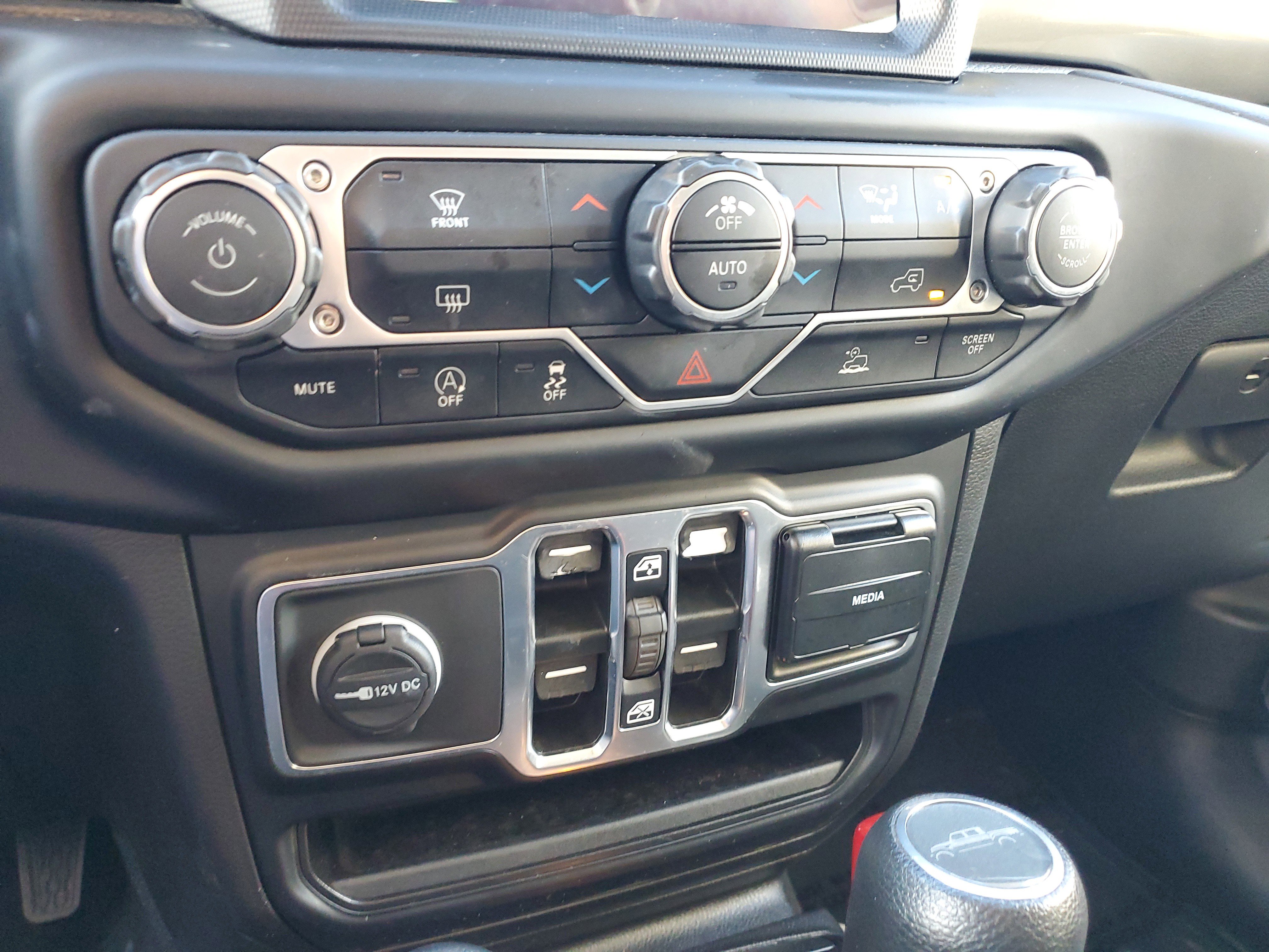 Used 2023 Jeep Gladiator Overland image 22