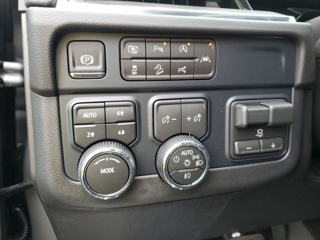 New 2026 Chevrolet Suburban Premier image 26