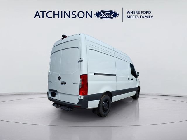 Used 2025 Mercedes-Benz Sprinter 2500 image 5