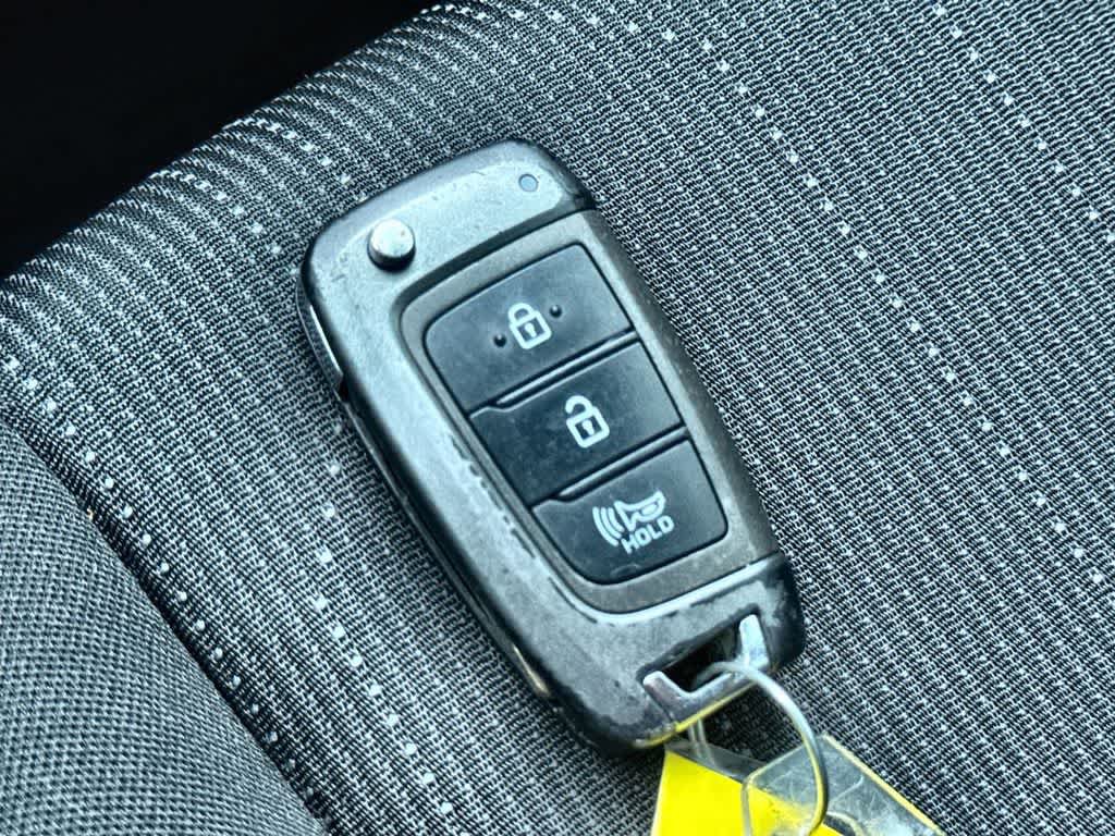 Used 2021 Hyundai Venue SE FWD image 28