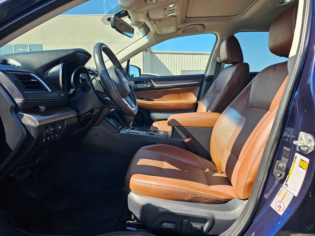 Used 2018 Subaru Outback 2.5i Touring w/ Popular Package #3 AWD/4WD image 12