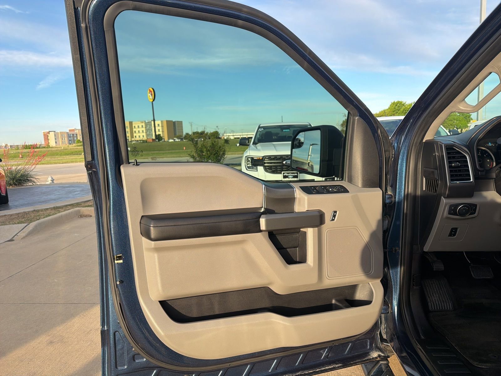 Used 2016 Ford F150 XLT w/ Equipment Group 302A Luxury image 14