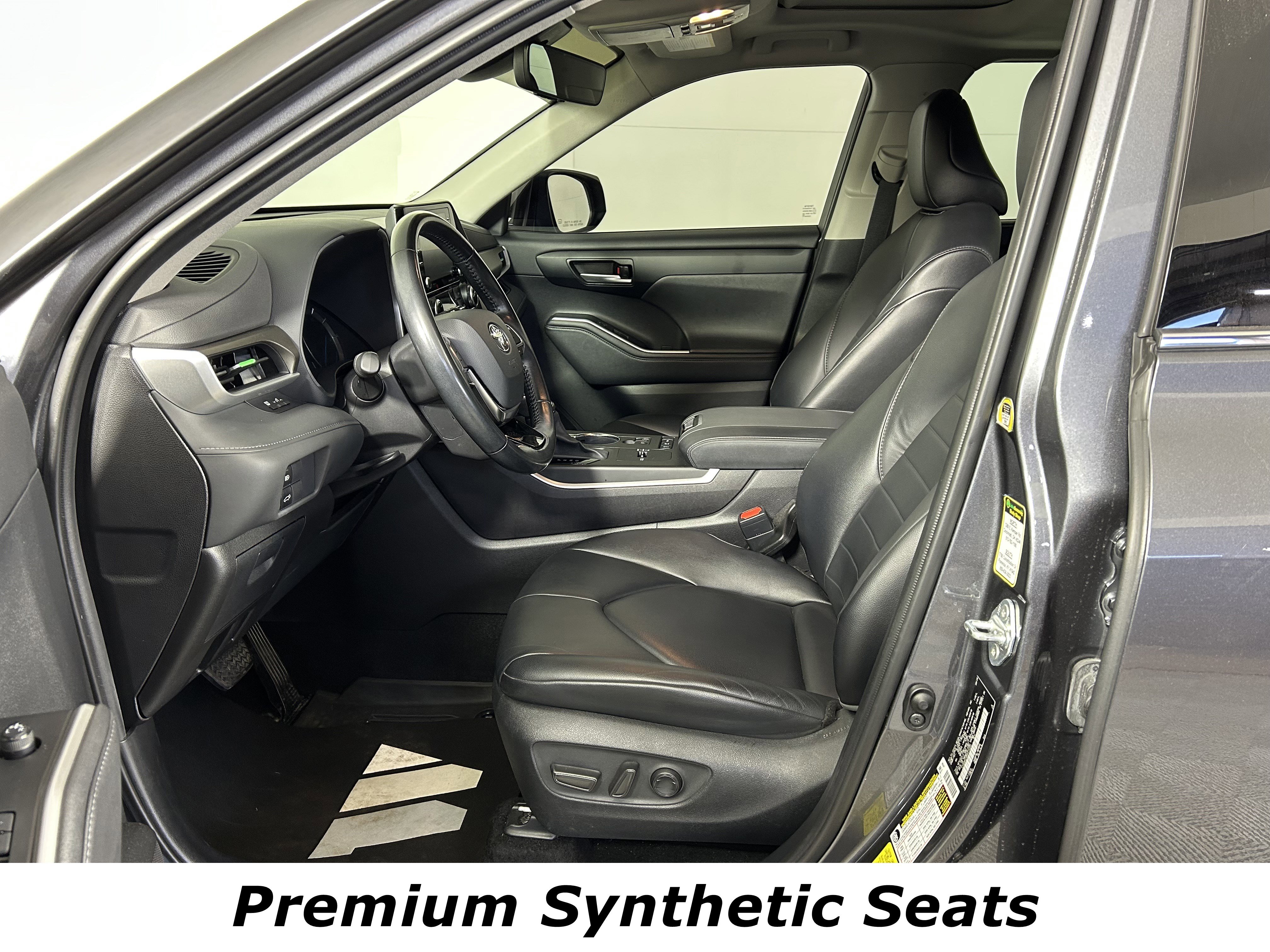 Used 2021 Toyota Highlander XLE image 10