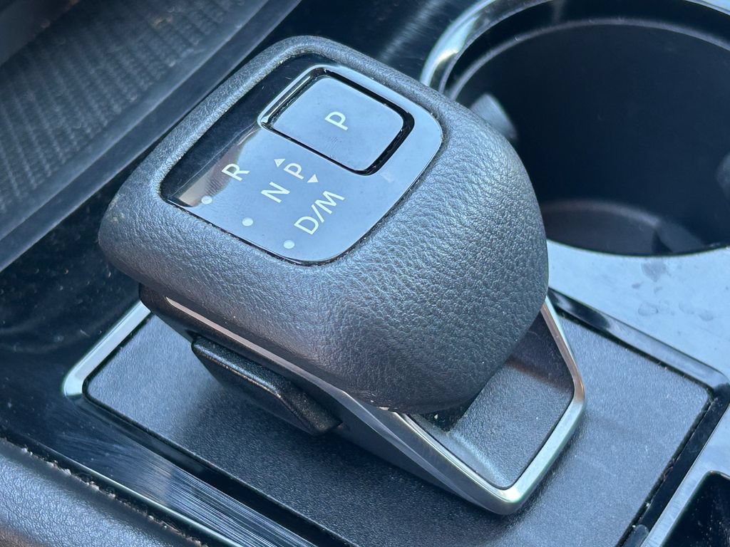 Used 2024 Nissan Rogue S AWD/4WD image 17