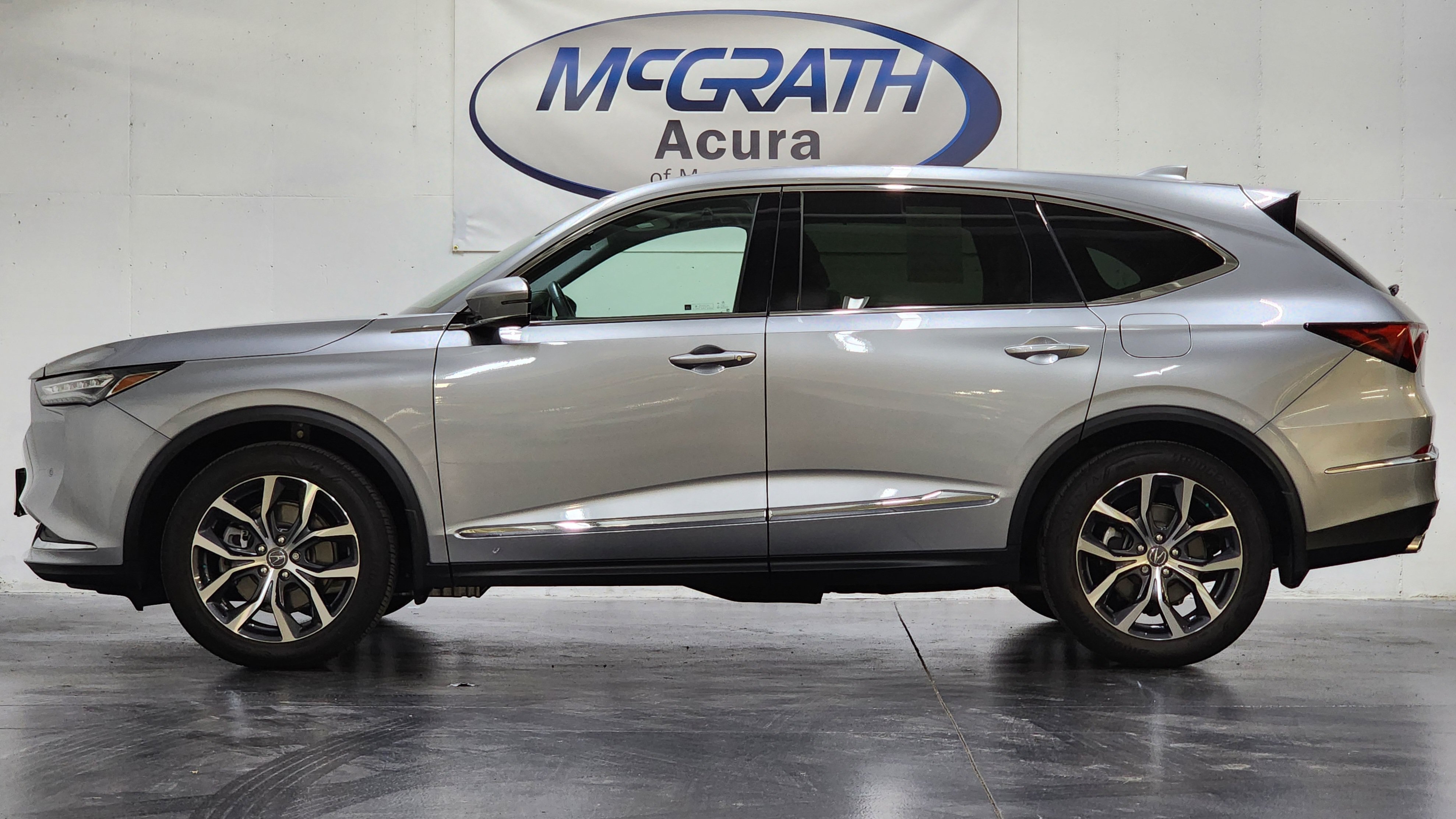 Certified 2024 Acura MDX w/ Technology Package AWD/4WD image 11
