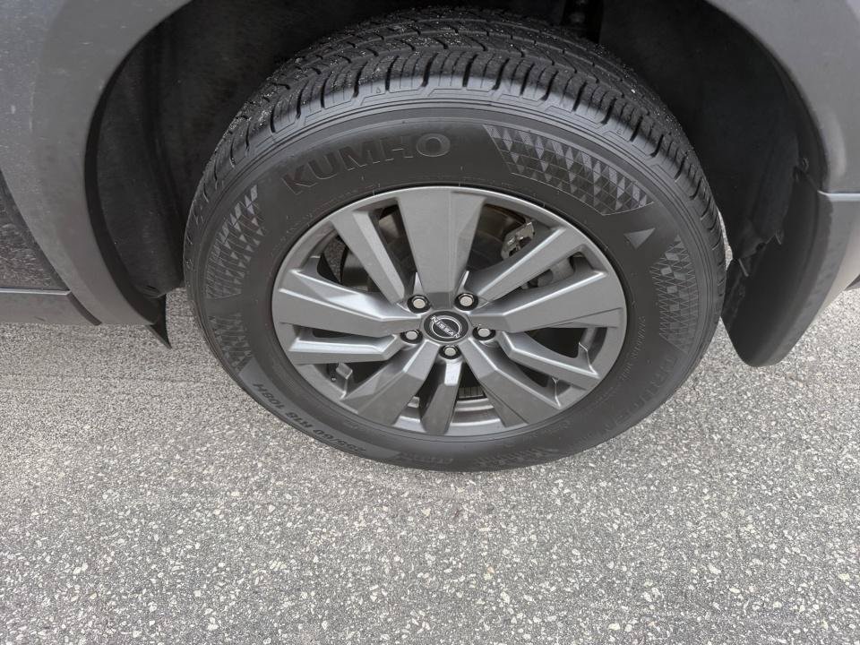 Certified 2025 Nissan Pathfinder SV FWD image 22