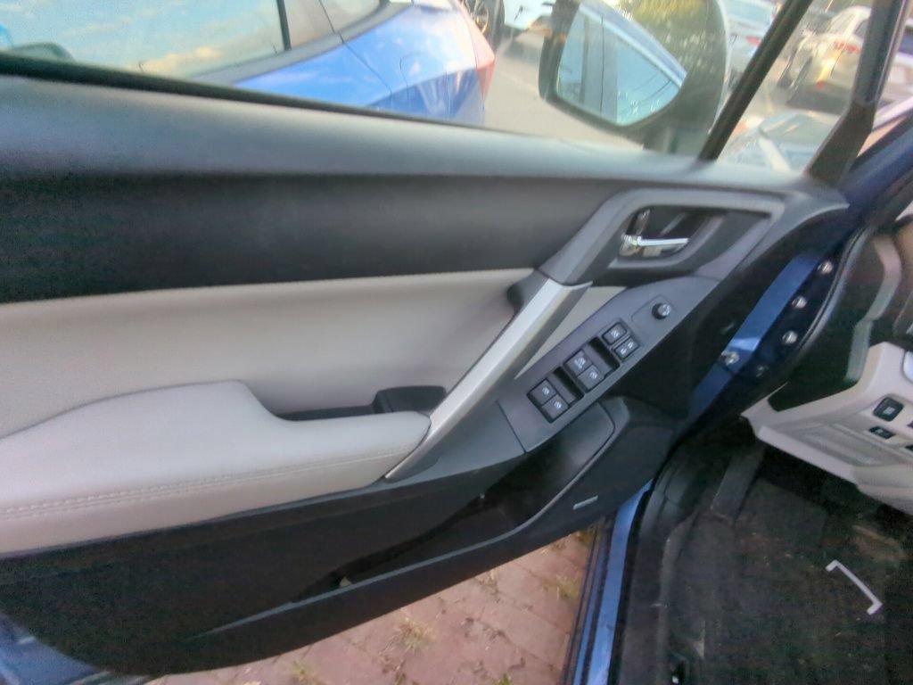 Used 2016 Subaru Forester 2.5i Limited AWD/4WD image 8