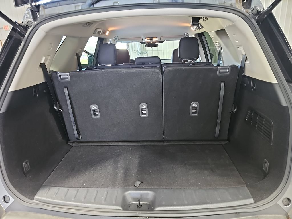 Used 2024 Nissan Pathfinder SV AWD/4WD image 13