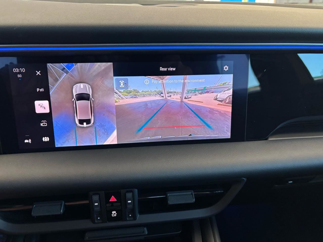 Used 2025 Porsche Macan Electric RWD image 17