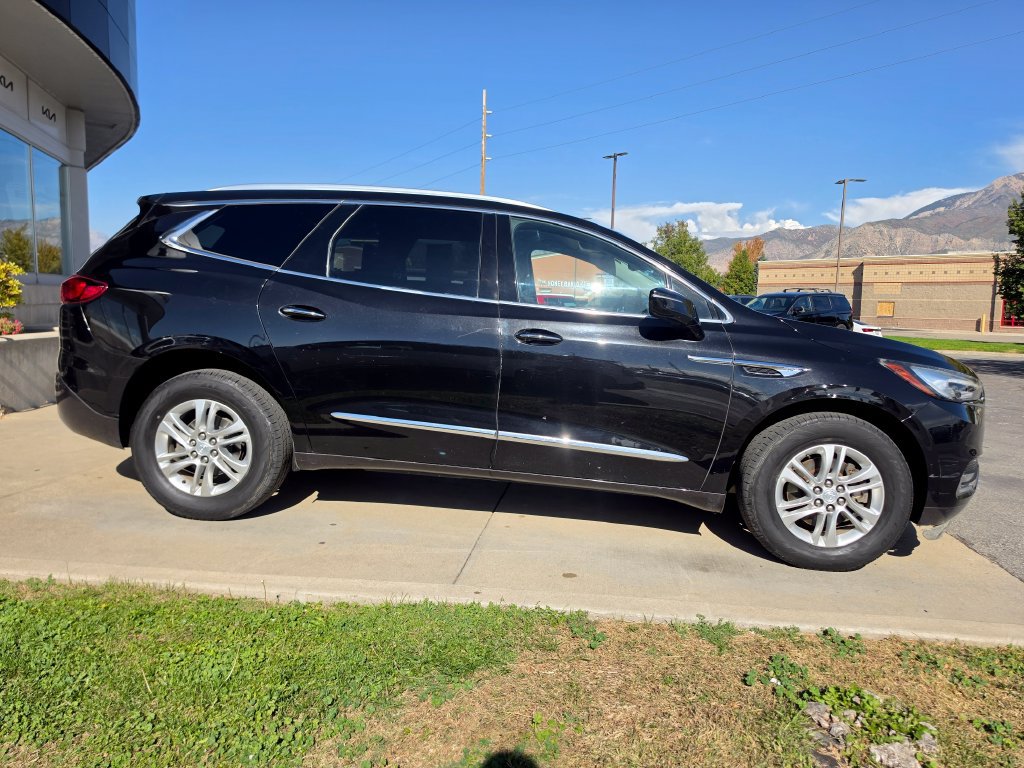 Used 2018 Buick Enclave Essence AWD/4WD image 4