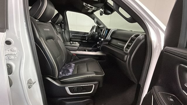 Used 2023 RAM 1500 Laramie AWD/4WD image 29