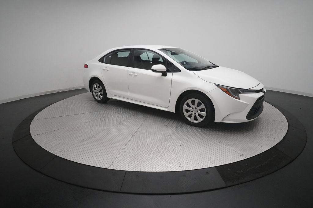 Used 2025 Toyota Corolla LE FWD image 34