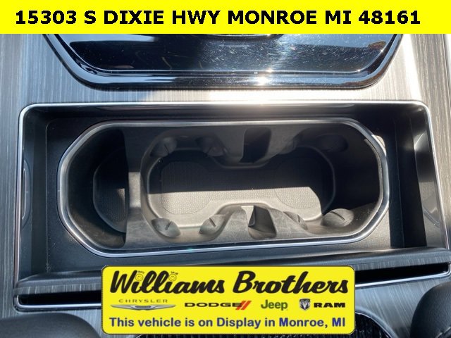 Used 2024 Jeep Wagoneer Series II w/ Flexible Seating Group image 16