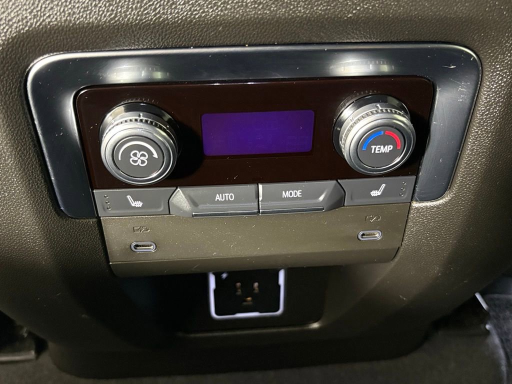 Used 2025 GMC Yukon Denali image 39