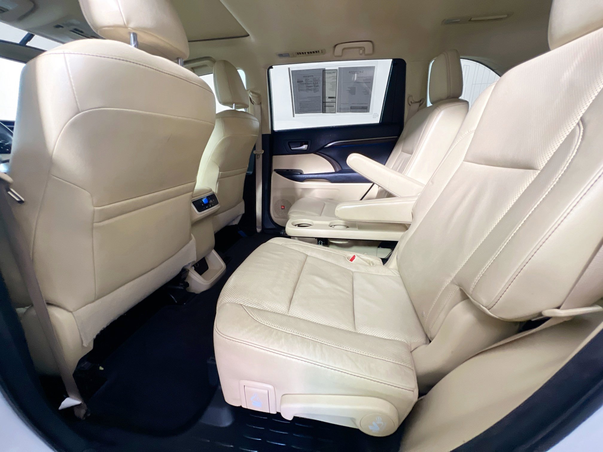 Used 2014 Toyota Highlander Limited image 29