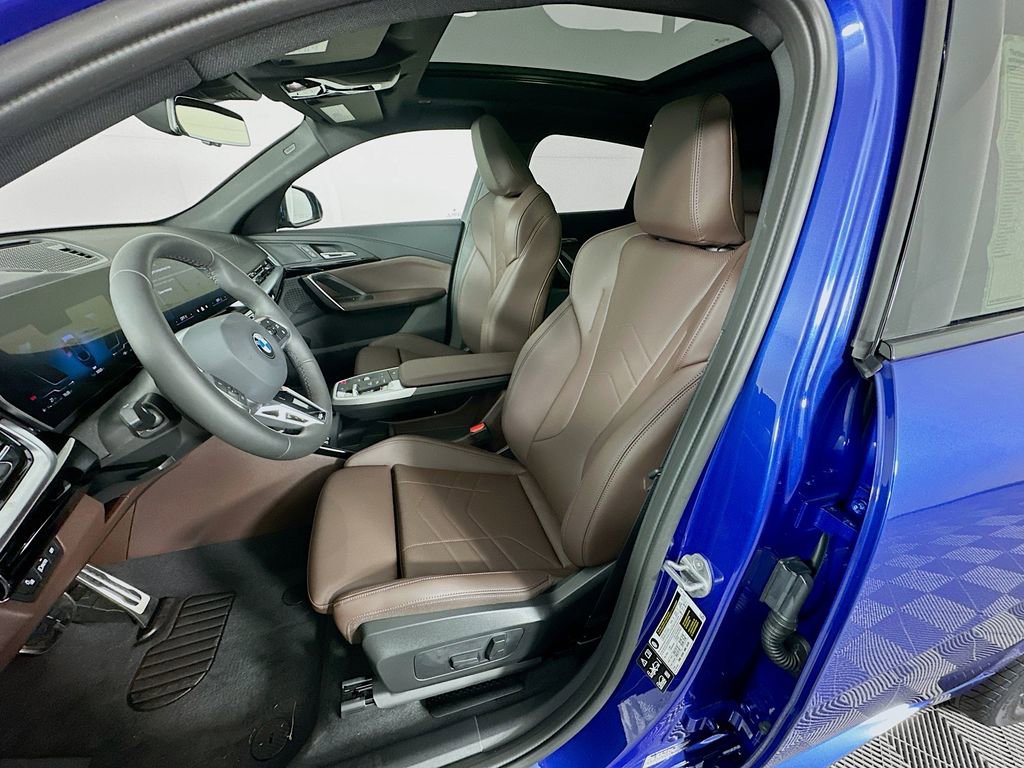 Used 2025 BMW X2 xDrive28i w/ M Sport Package image 26