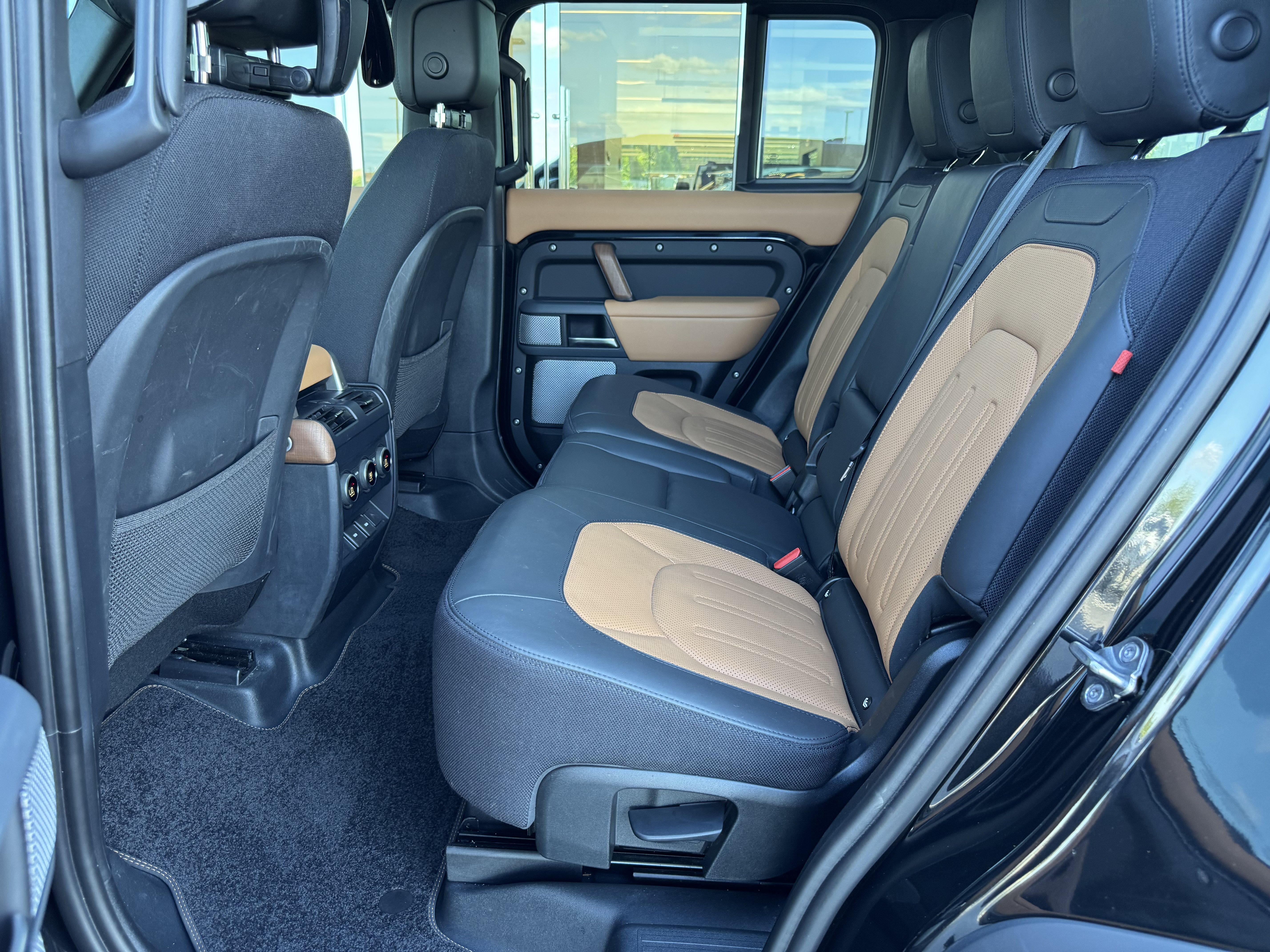 Certified 2023 Land Rover Defender 130 X AWD/4WD image 5