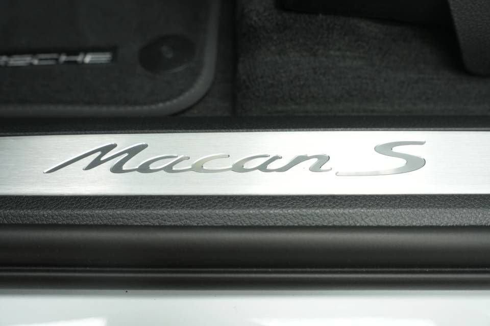 New 2026 Porsche Macan S AWD/4WD image 33
