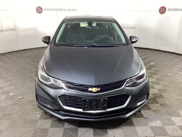 Used 2018 Chevrolet Cruze LT w/ Convenience Package image 2