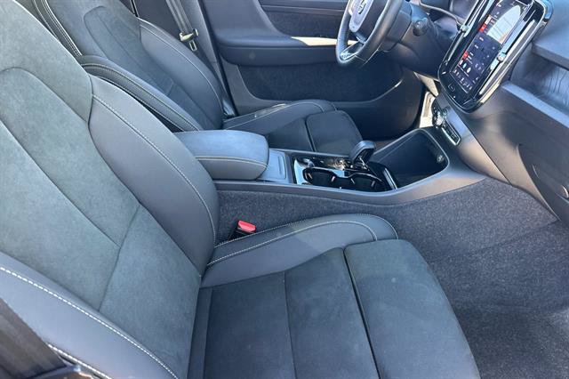 Certified 2023 Volvo XC40 Recharge Ultimate w/ Protection Package Premier AWD/4WD image 17