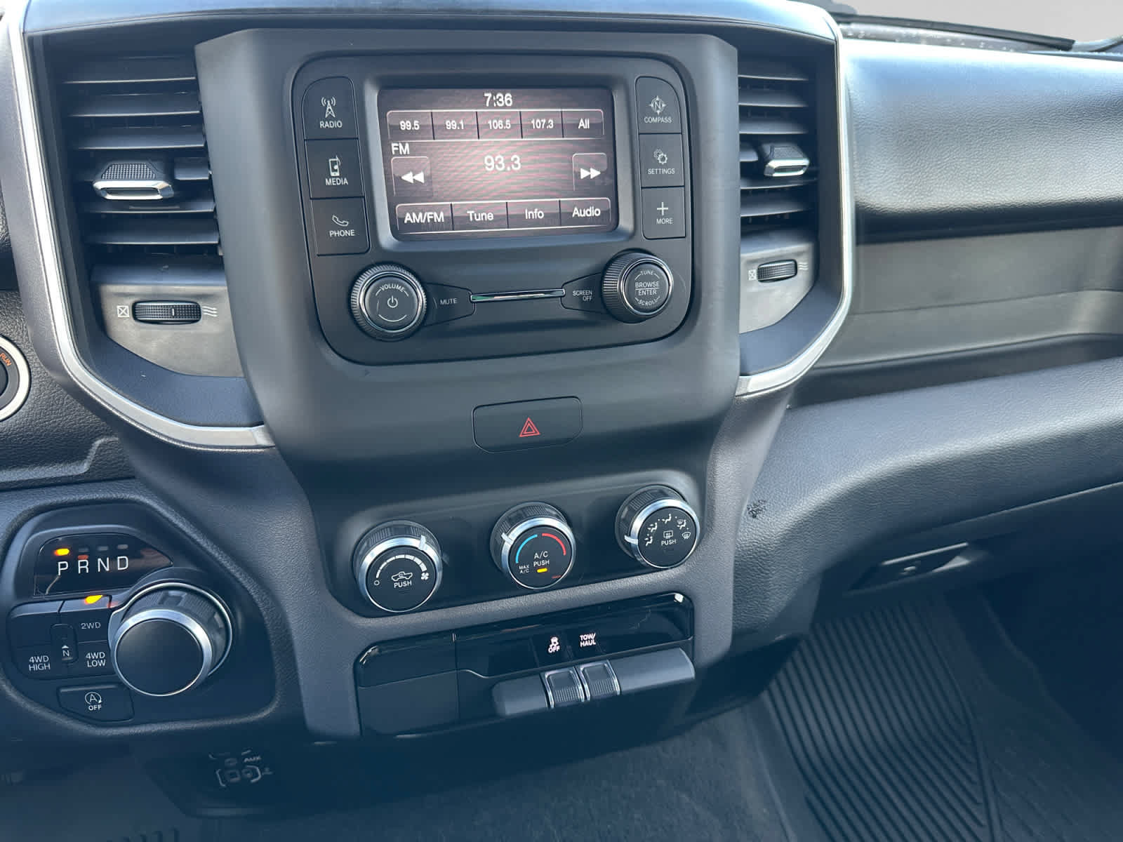 Used 2023 RAM 1500 Big Horn AWD/4WD image 12