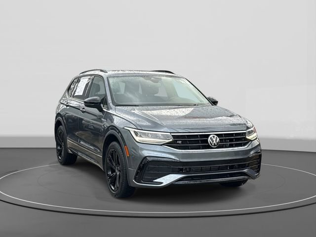 Certified 2023 Volkswagen Tiguan SE R-Line image 1