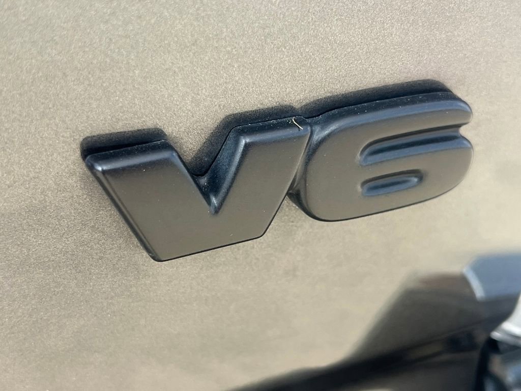 Used 2021 Toyota Tacoma TRD Off-Road image 15