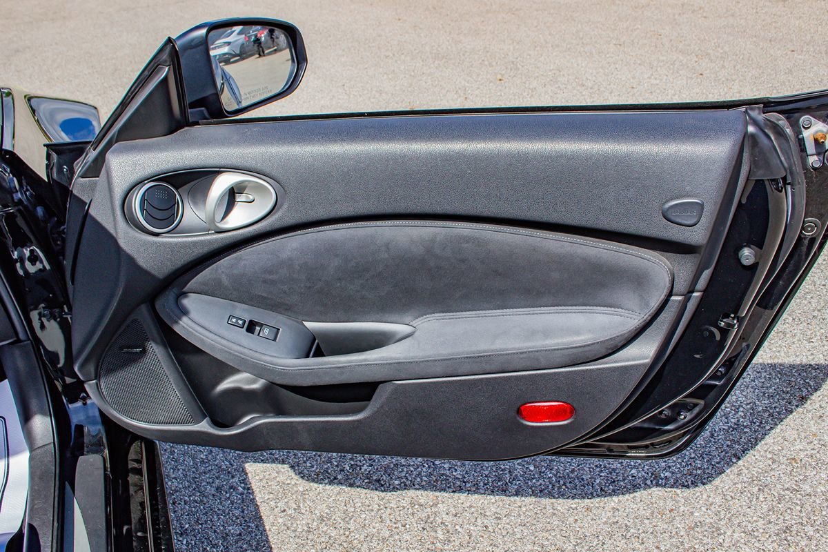 Used 2013 Nissan 370Z Touring RWD image 16