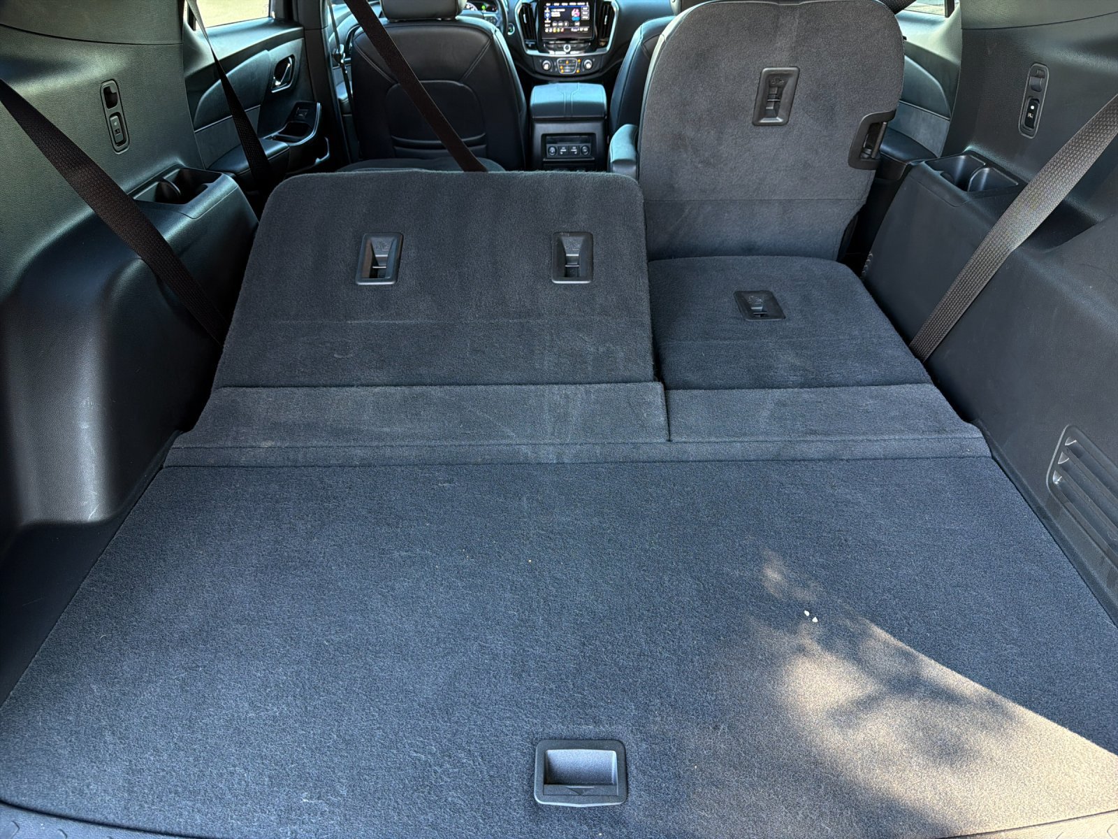 Used 2022 Chevrolet Traverse High Country w/ LPO, 'HIT The Road' Package FWD image 16