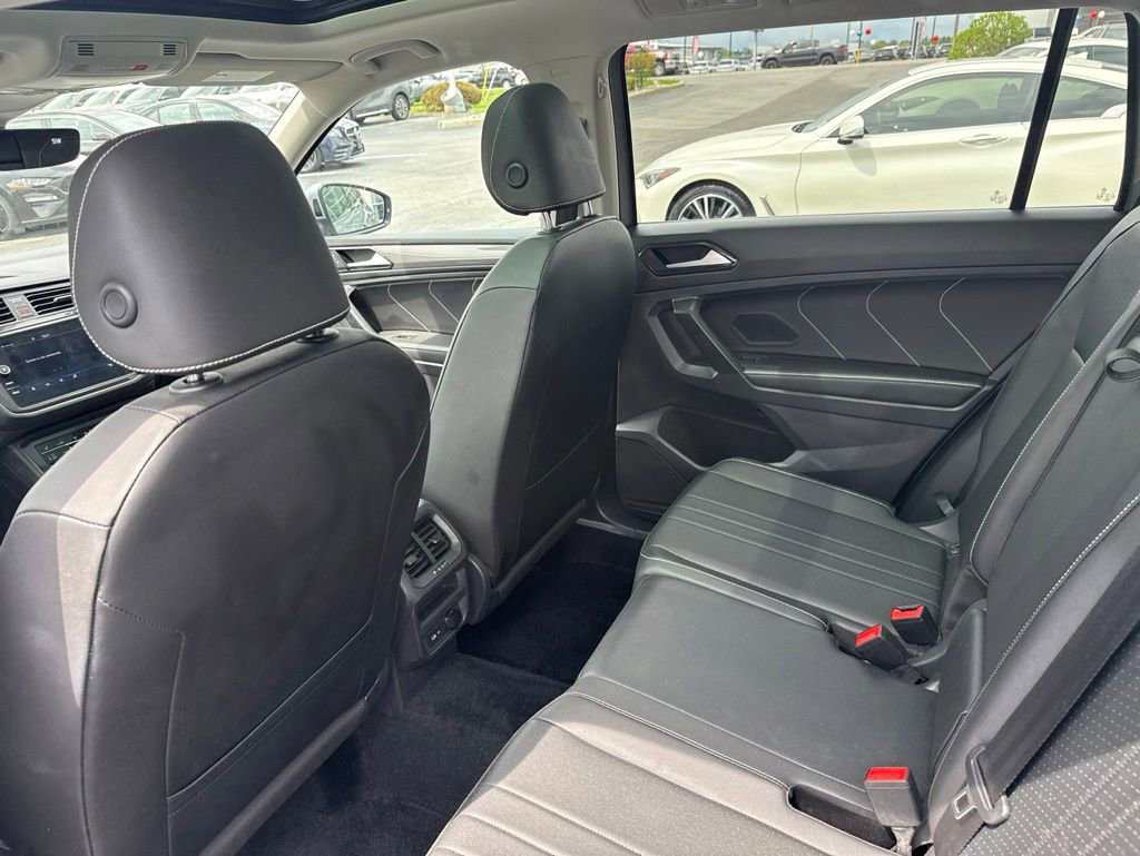 Used 2023 Volkswagen Tiguan SE AWD/4WD image 28