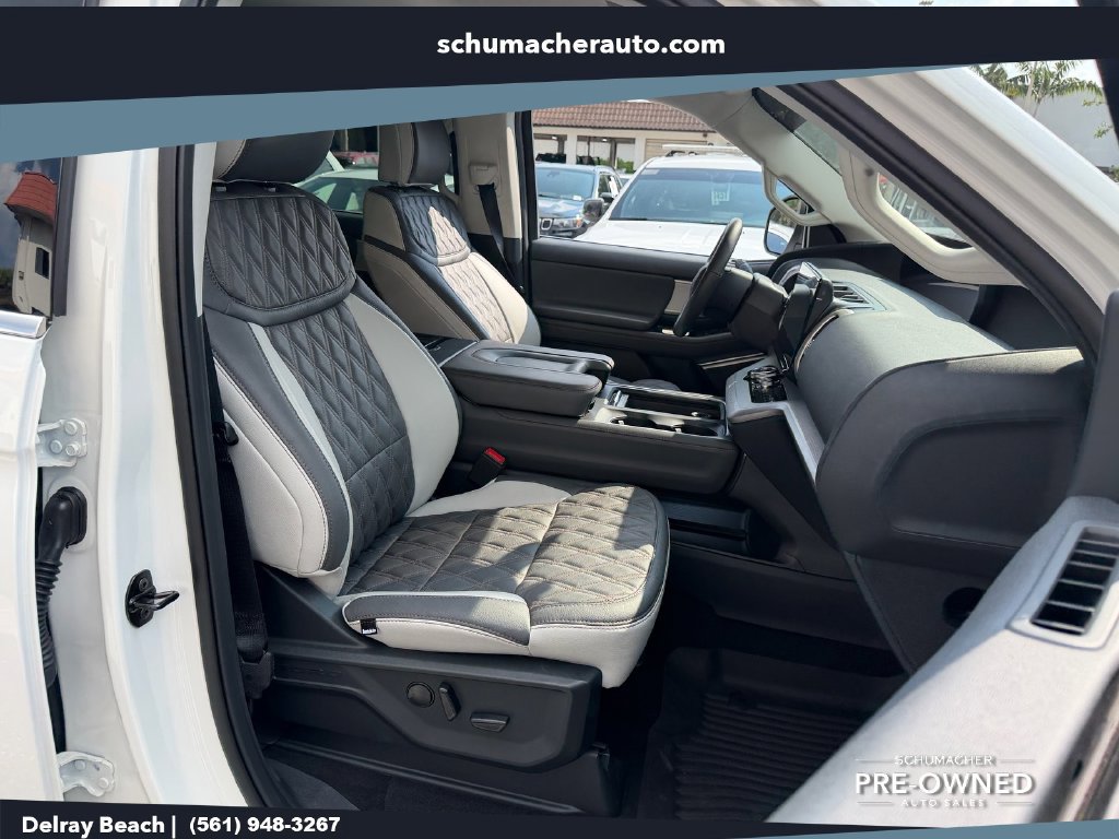 Used 2025 Ford Expedition Active RWD image 16