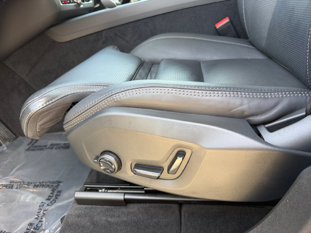 Certified 2024 Volvo XC60 B5 Ultimate w/ Protection Package Premier AWD/4WD image 17