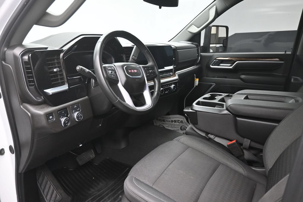 Used 2025 GMC Sierra 3500 SLE AWD/4WD image 16