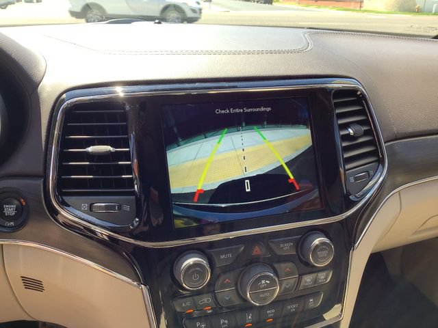 Used 2020 Jeep Grand Cherokee Overland AWD/4WD image 19