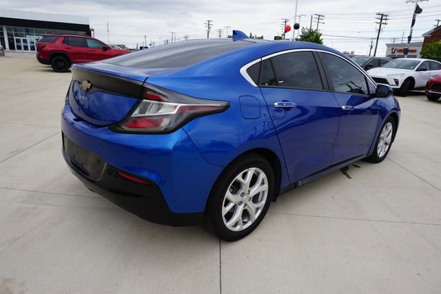 Used 2017 Chevrolet Volt Premier w/ Driver Confidence II Package FWD image 4